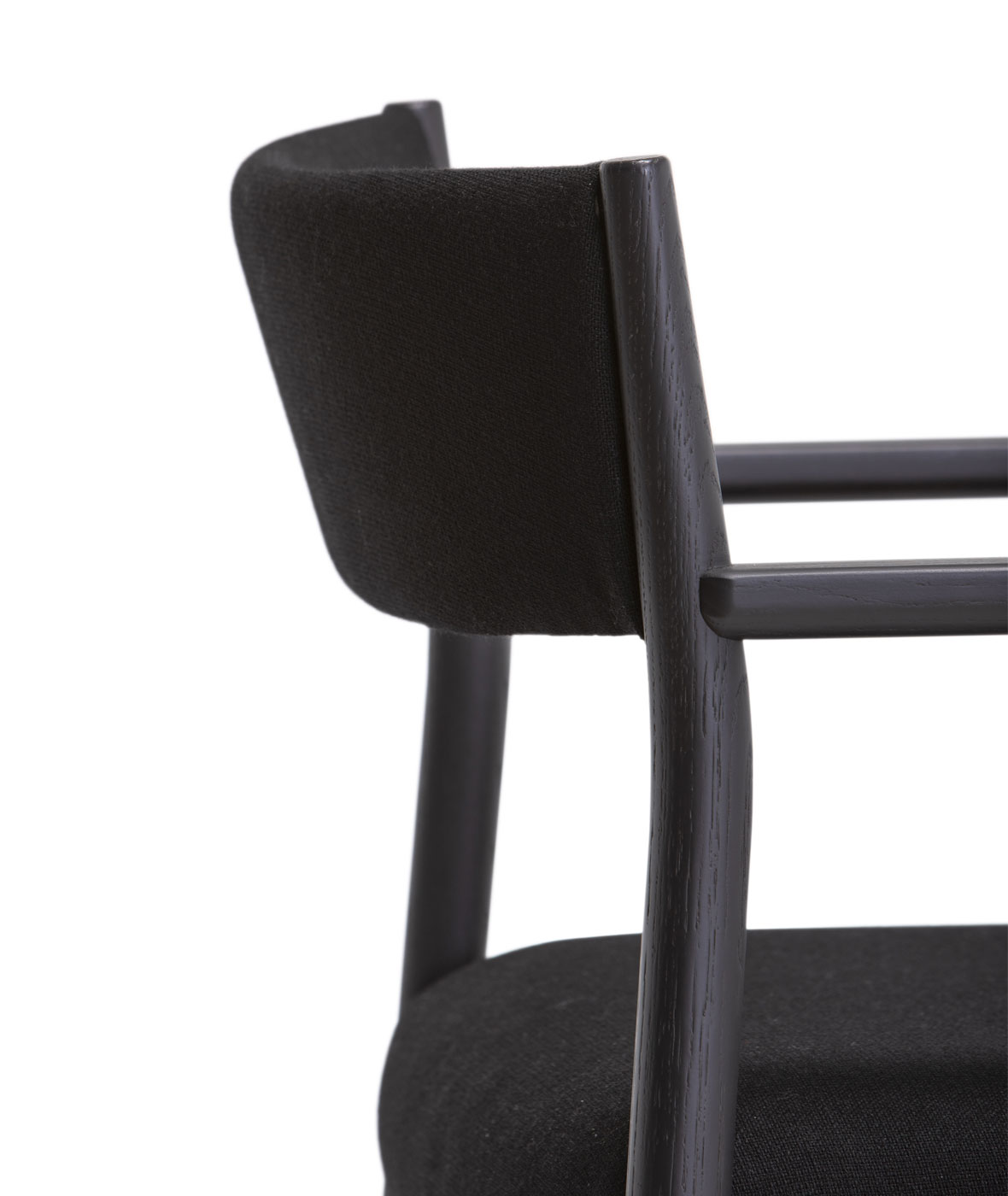 Silla Bogart con brazos con asiento y respaldo tapizado - Vergés
