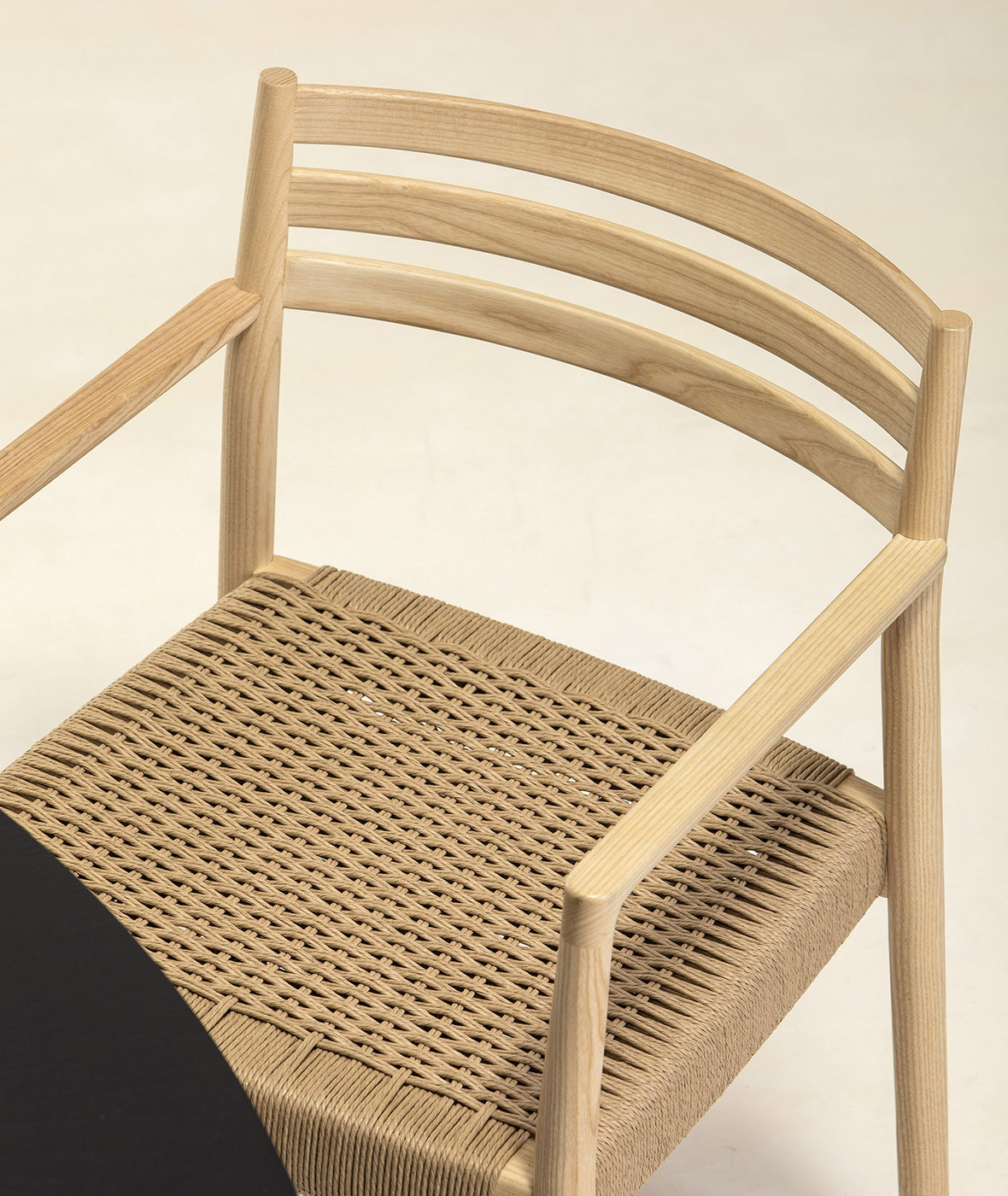 Bogart chair with braided seat in paper rope - Vergés