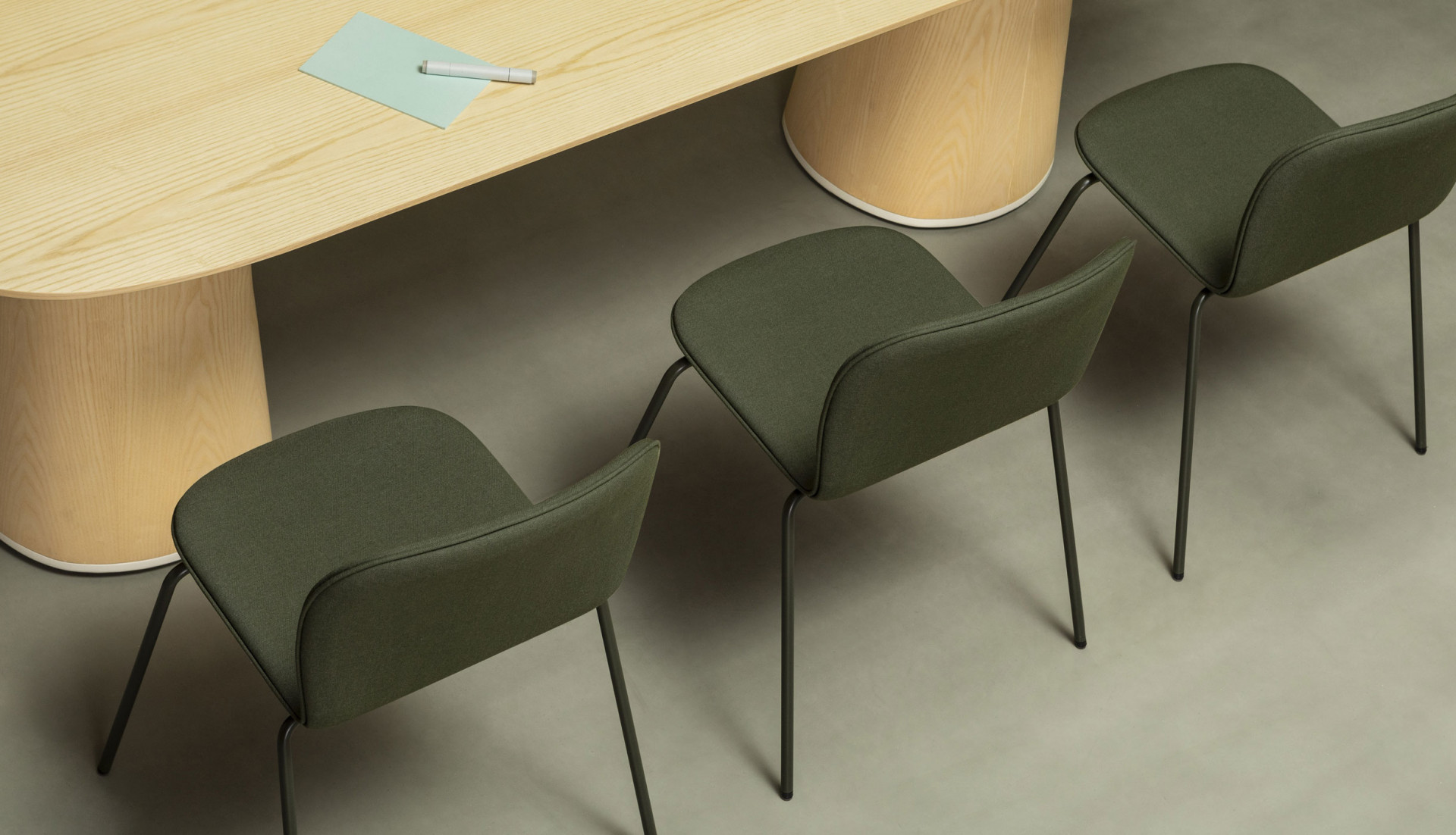 Ona chair with wooden legs - Vergés